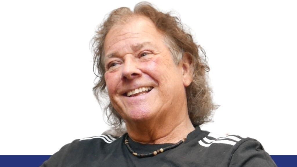 Picture of Steve Way smiling as he shares his story about hip surgery and the support he received at KIMS Hospital.