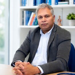Dr Nalin Wijesekara, Consultant in Diabetes & Endocrinology at KIMS Hospital